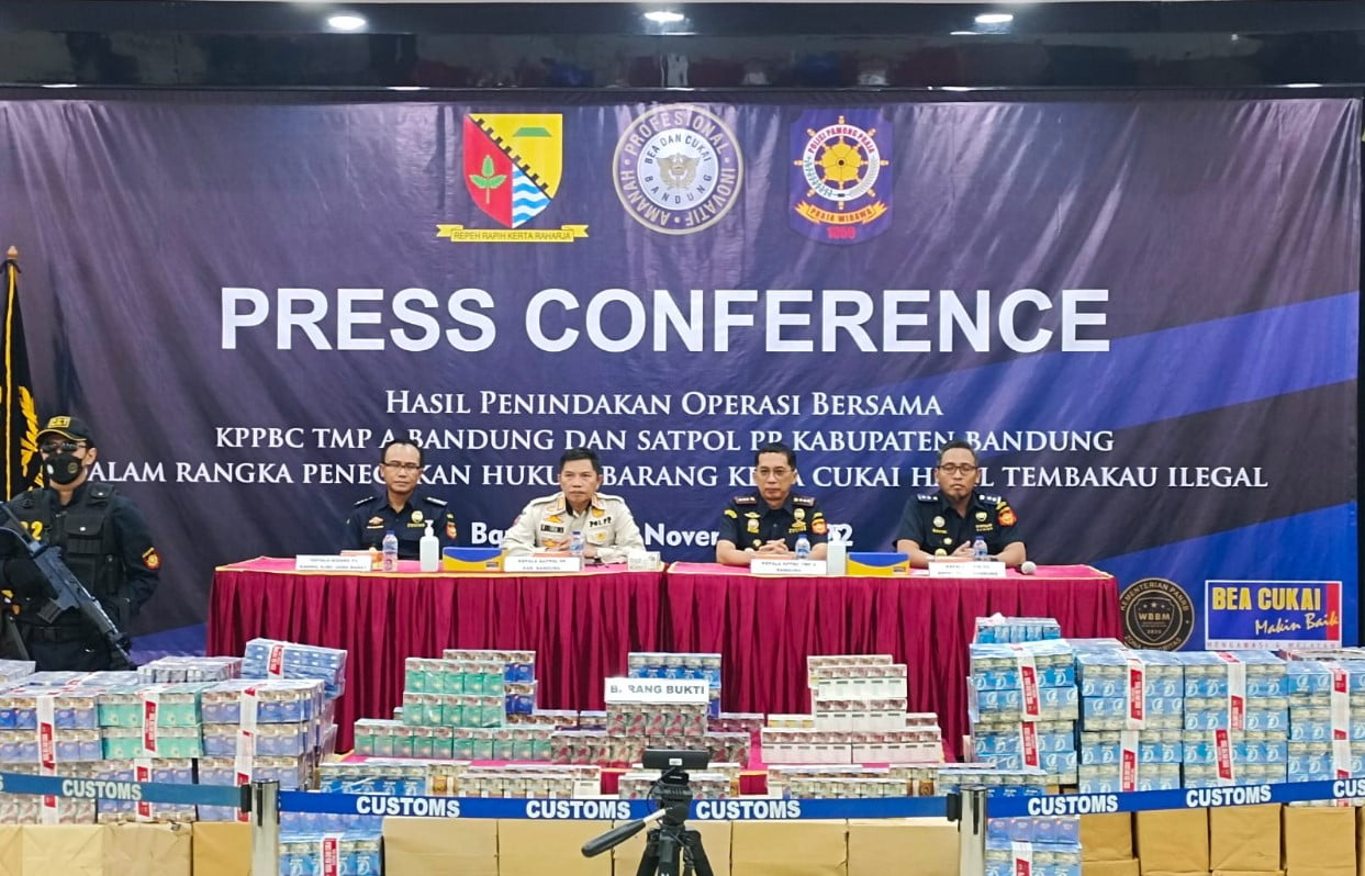 Bea Cukai Bandung Berhasil Amankan Ratusan Ribu Rokok Ilegal