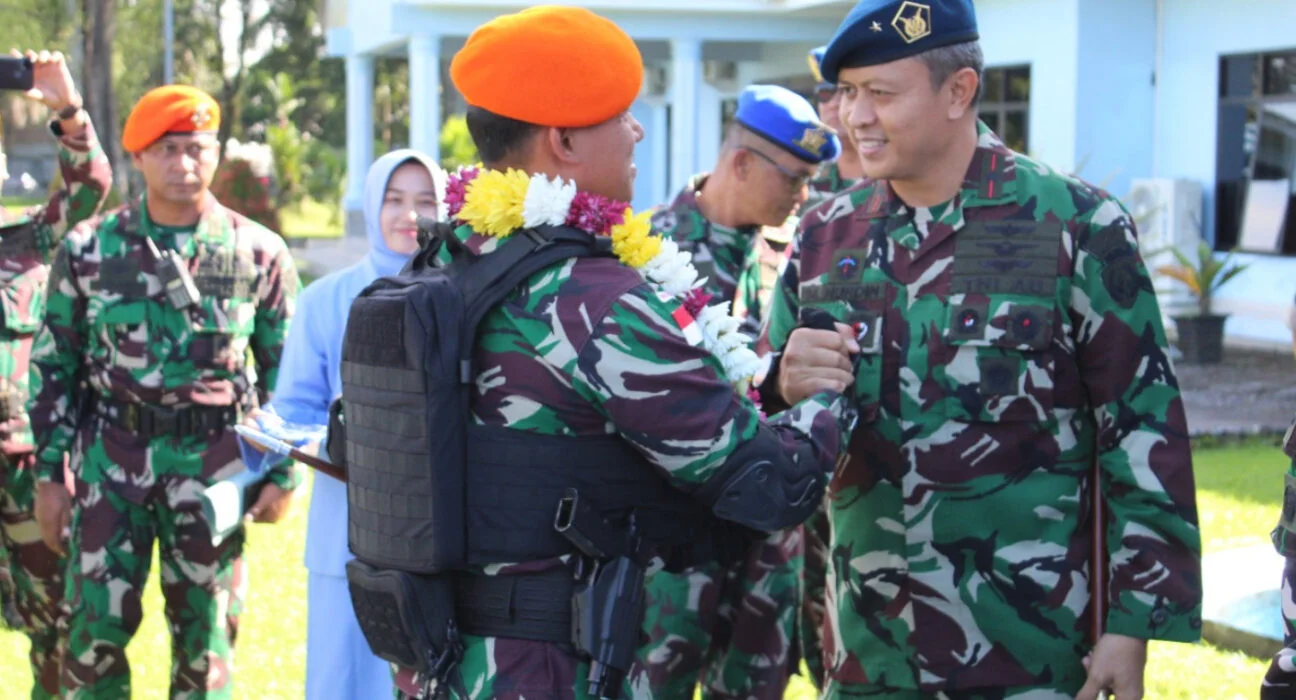 Dankosek I Pimpin Upacara Penyambutan Purna Tugas Satgas Pamtas RI - Papua Nugini