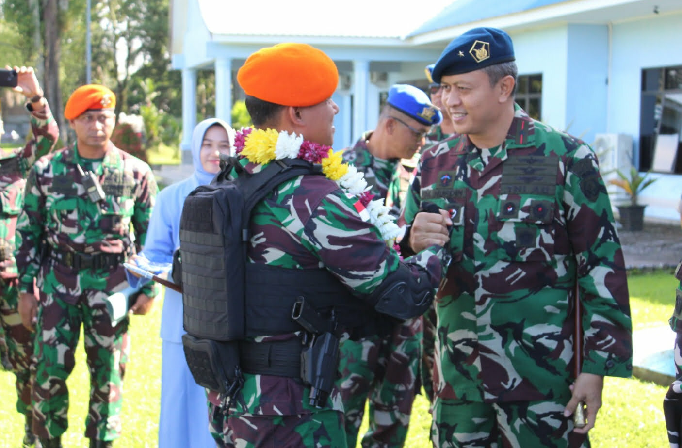 Dankosek I Pimpin Upacara Penyambutan Purna Tugas Satgas Pamtas RI - Papua Nugini