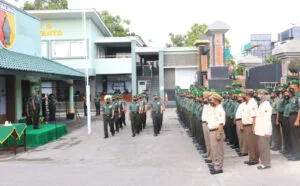 Kodim 0808/Blitar Gelar Acara Serah Terima Jabatan Perwira Dan Tradisi Pelepasan Anggota Yang Memasuki MPP