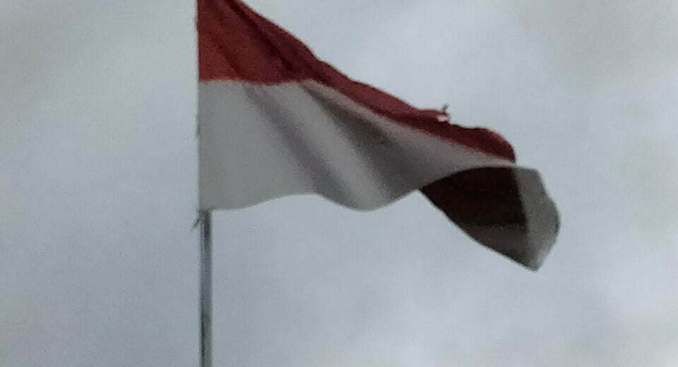 Desa Margamukti Anggaran Miliyaran Bendera Sang Saka Merah Putih Robek Dan Kusam Dibirkan Berkibar