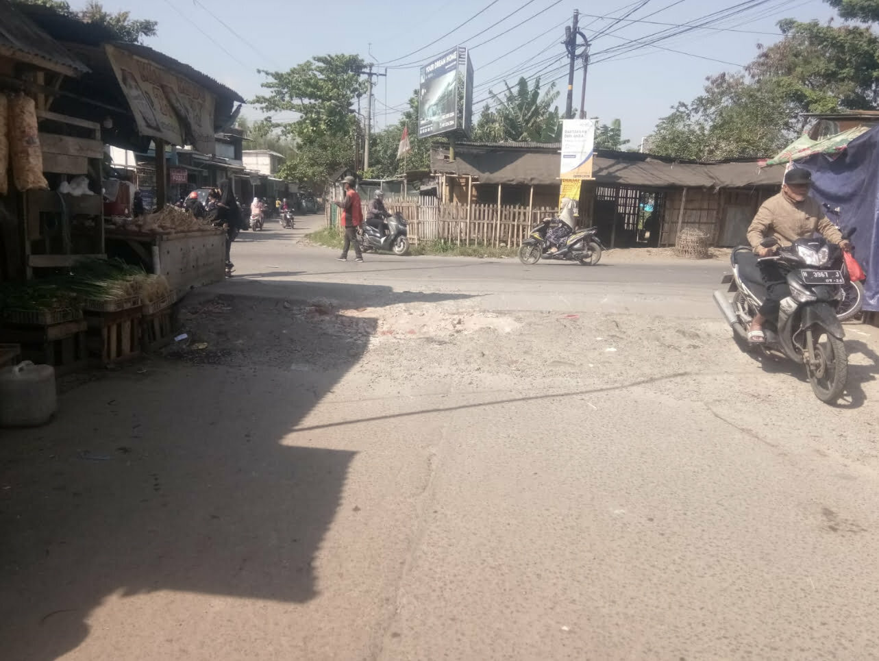 Jalan Pasar Baleendah Dan Saluran Drainase Di Keluhkan Oleh Pedagang