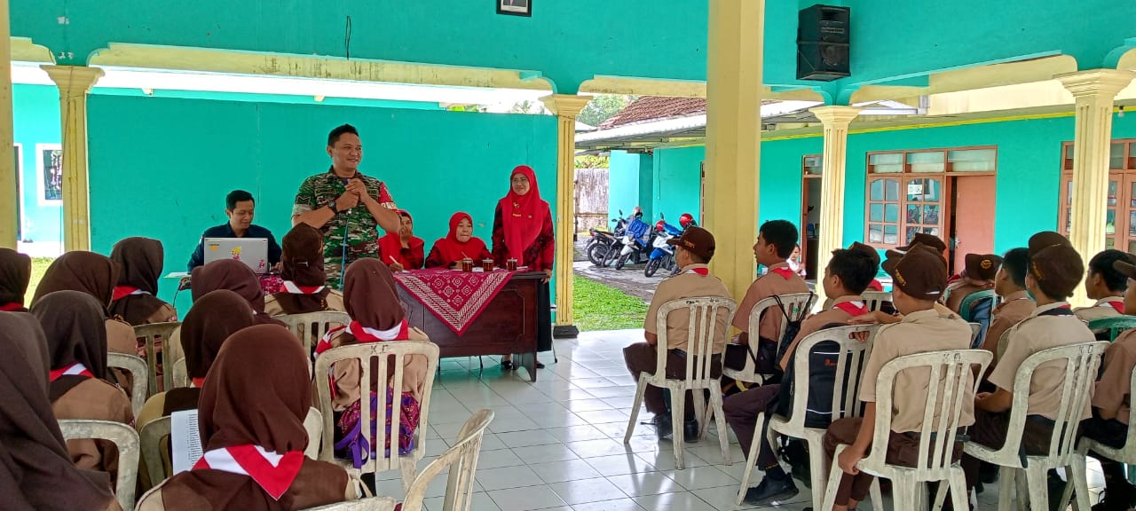 Koramil 0808/07 Gandusari Gelar Program Babinsa Masuk Sekolah, Bentuk Karakter Siswa Berakhlak Baik
