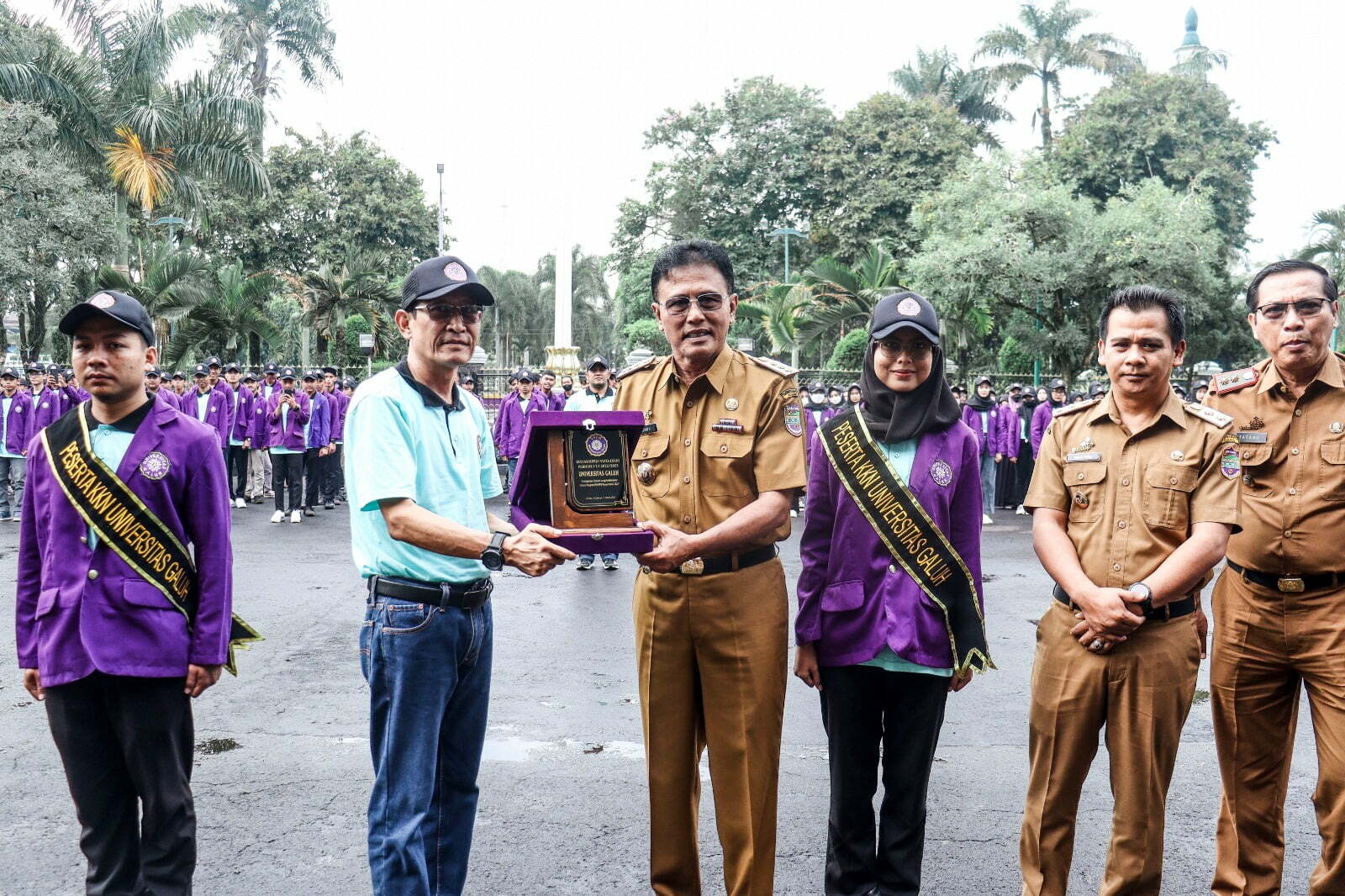 Sebanyak 498 Peserta KKN Universitas Galuh Ciamis periode 1 Tahun TA 2022/2023 Resmi Di Lepaska