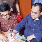 Antisipasi Penyebaran Penyakit PMK Di Wilayah Binaan, Babinsa Koramil Ponggok Laksanakan Pemantauan Dan Pengecekan Hewan Ternak