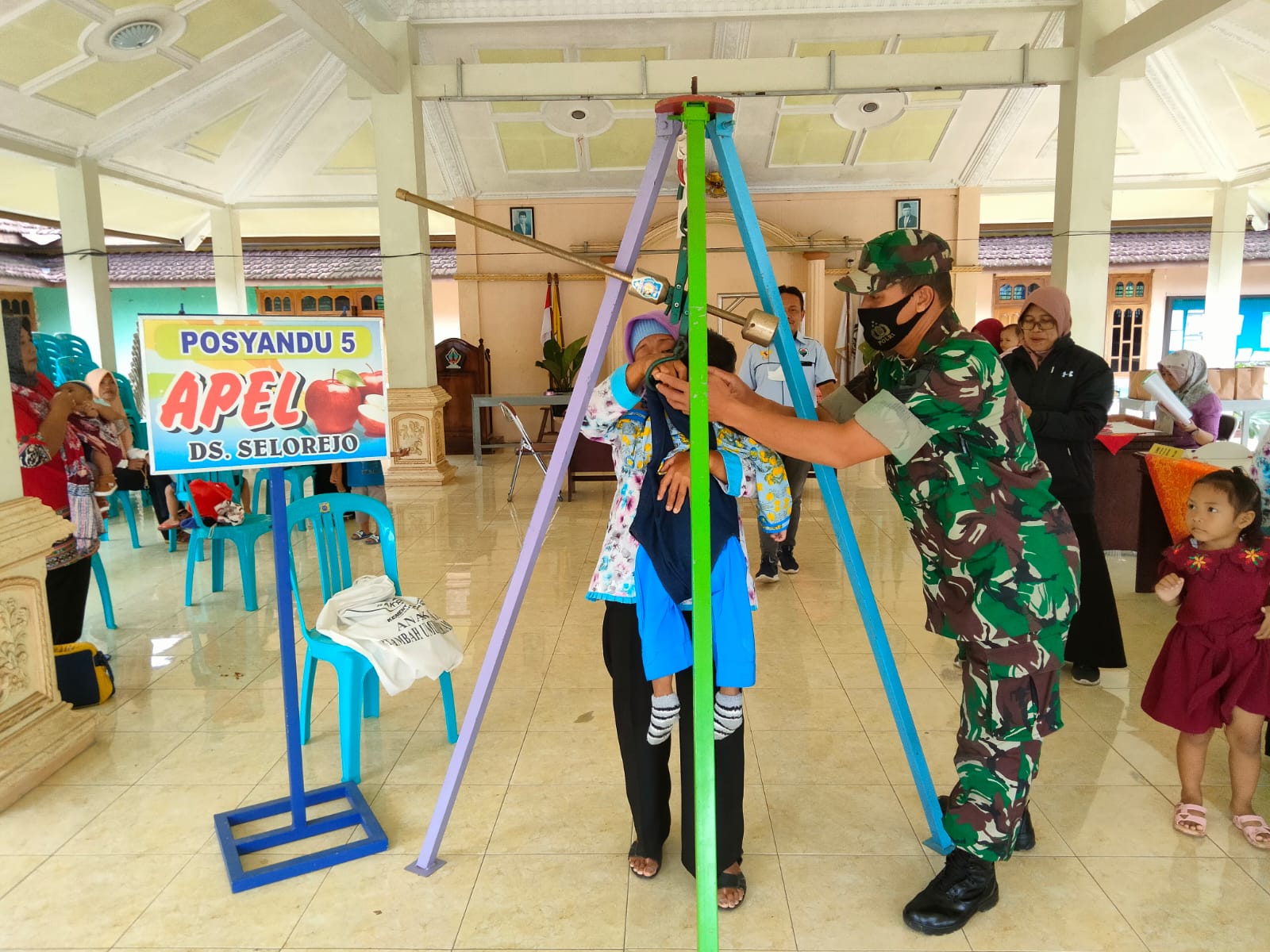 Peduli Kesehatan Anak, Babinsa Selorejo Lakukan Pendampingan Rembuk Aksi Percepatan Penanganan Penurunan Stunting
