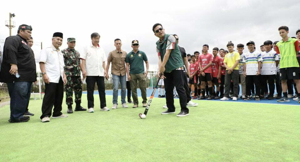 Bupati Kab.Bandung Dr.H.M.Dadang Supriatna Hadiri Pembukaan Hocky Outdoor di Sijalak Harupat