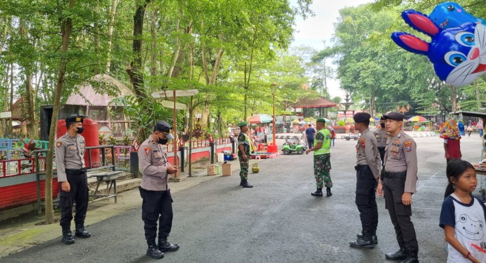 Jaga Kamtibmas Agar Tetap Kondusif, Anggota Kodim 0808/Blitar Laksanakan Patroli Bersama