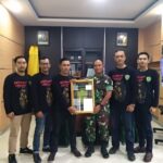 Bantu Atasi Kesulitan Warga, Babinsa Koramil Wlingi Selalu Hadir Di Tengah Masyarakat