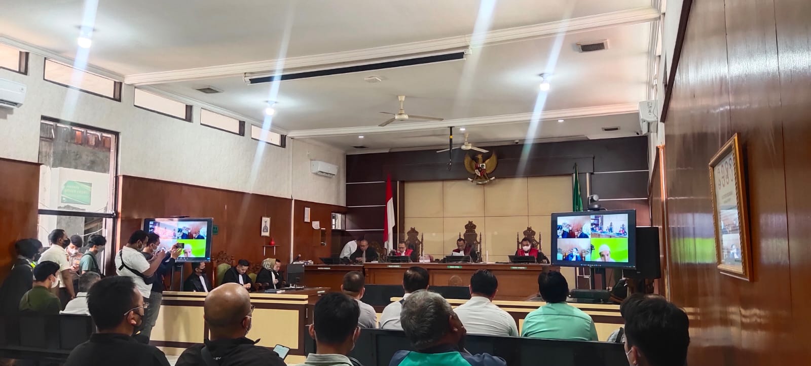 Pembacaan Putusan Atas Nama Terdakwa Hendri Hernando Bin Ir. B. Sutikno Hartono