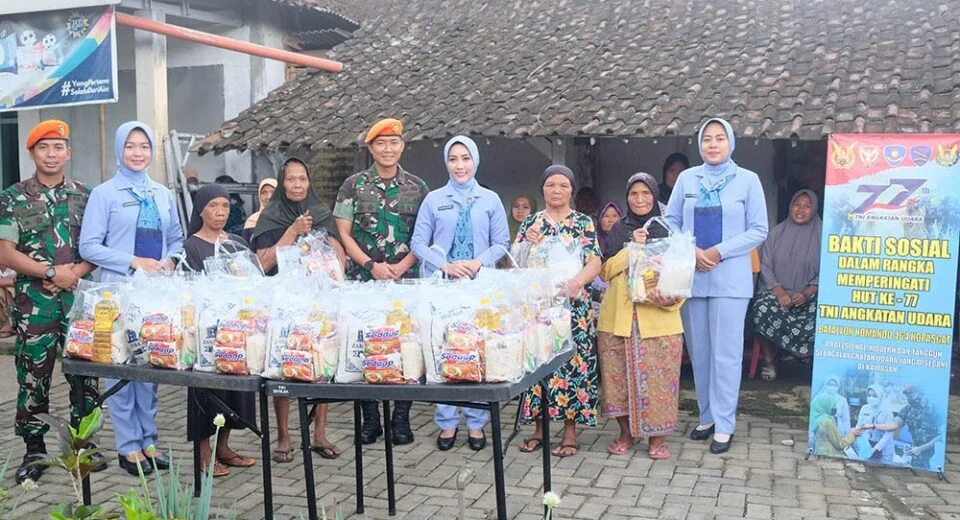 Batalyon Komando 464 Kopasgat Gelar Bakti Sosial Dalam Rangka Menyambut Hut Ke - 77 TNI AU 2023