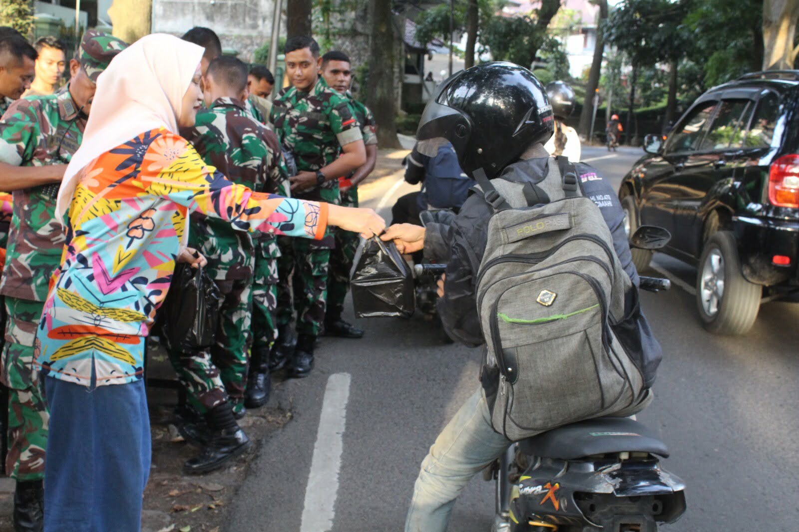 Di Bulan Suci Ramadhan Pusdikku Ditkuad berbagi takjil