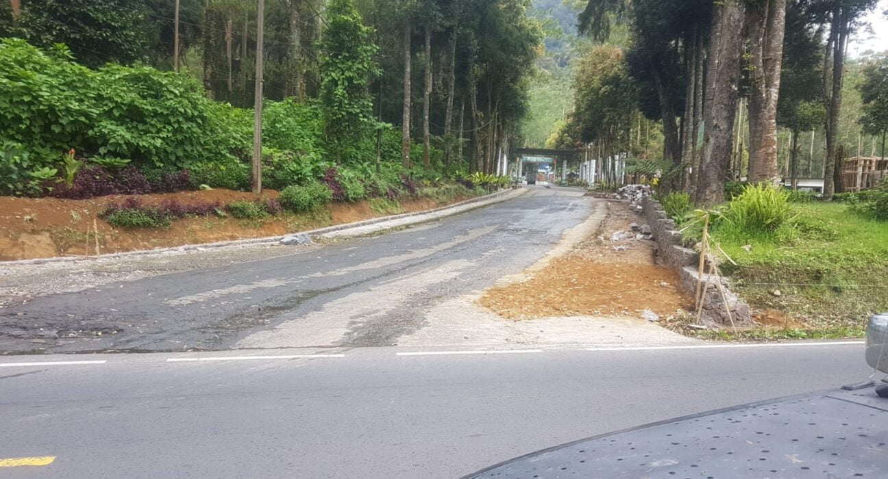 Proyek Pembangunan Di Pintu Masuk Wisata Kawah Putih Di Duga Proyek Siluman