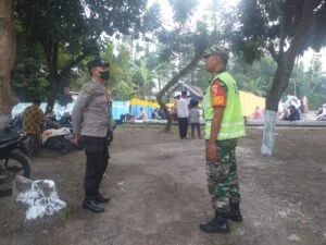 Anggota Koramil Jajaran Kodim 0808/Blitar, Laksanakan Pengamanan Sholat Idul Fitri 1444 H / 2023 M