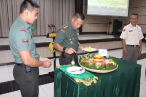 Danpusdikku Ditkuad Pimpin Acara Purna tugas warga Pusdikku Ditkuad Ta 2023