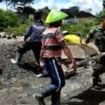 “Akibat Hujan Deras” Dua (2) Rumah Warga Hancur Di Terjang Longsor