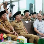 Babinsa Koramil Sukorejo Dampingi Vaksinasi PMK Di Wilayah Binaannya