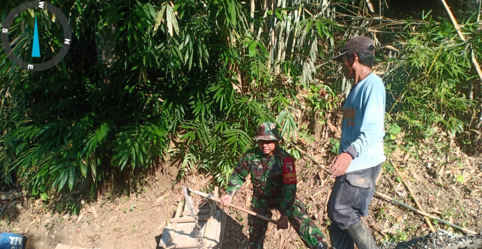 Sebagai Wujud Kemanunggalan TNI Dengan Rakyat, Babinsa Koramil Doko Gelar Kerja Bakti Bersama