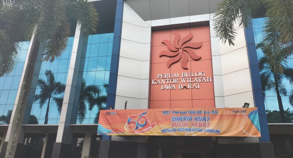 Humas Forum Bulog Kanwil Jabar Tidak Ada Di Tempat Saat Akan Di Mintai Keterangan Oleh Awak Media