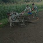 Sebagai Wujud Kepedulian Terhadap Kebersihan, Babinsa Koramil Nglegok Dan Warga Masyarakat Gelar Kerja Bakti Bersama