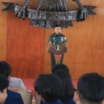 Jalin Kekompakan Dan Kebersamaan, Babinsa Koramil Wlingi Bantu Warga Binaannya Buat Pagar Rumah