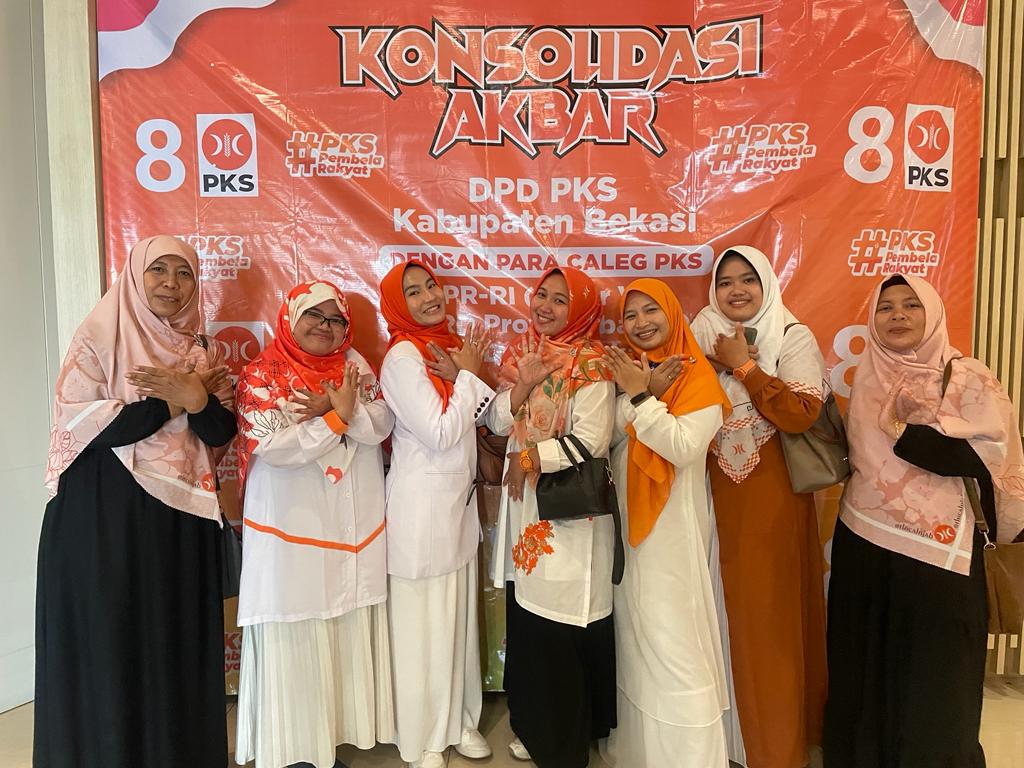 Caleg Milenial Ramaikan Konsolidasi Akbar PKS Kabupaten Bekasi, Teti Lestari: Yuk, Gaspol!