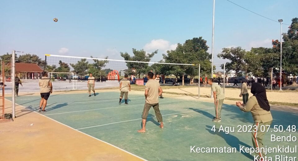 Jumat Sehat, Anggota Kodim 0808/Blitar Laksanakan Olahraga Bersama
