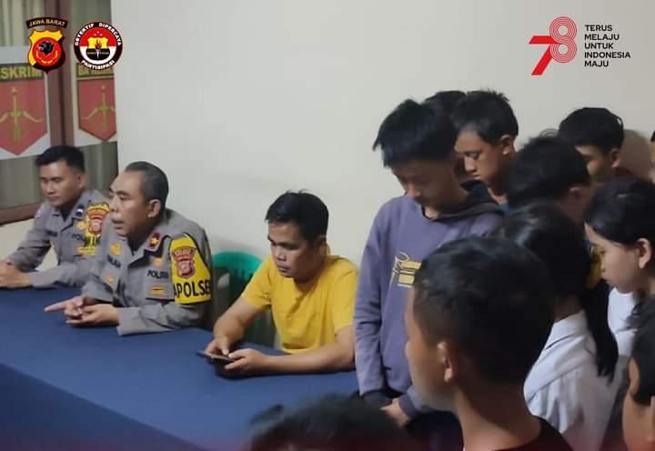 Polisi Gagalkan Belasan Pelajar yang Diduga Hendak Tawuran serta Sita Senjata Tajam
