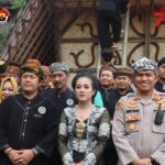 Meriahkan HUT RI Ke 78 Tahun 2023, Dandim 0808/Blitar Bersama Forkopimda Ikut Lomba Baris Berbaris