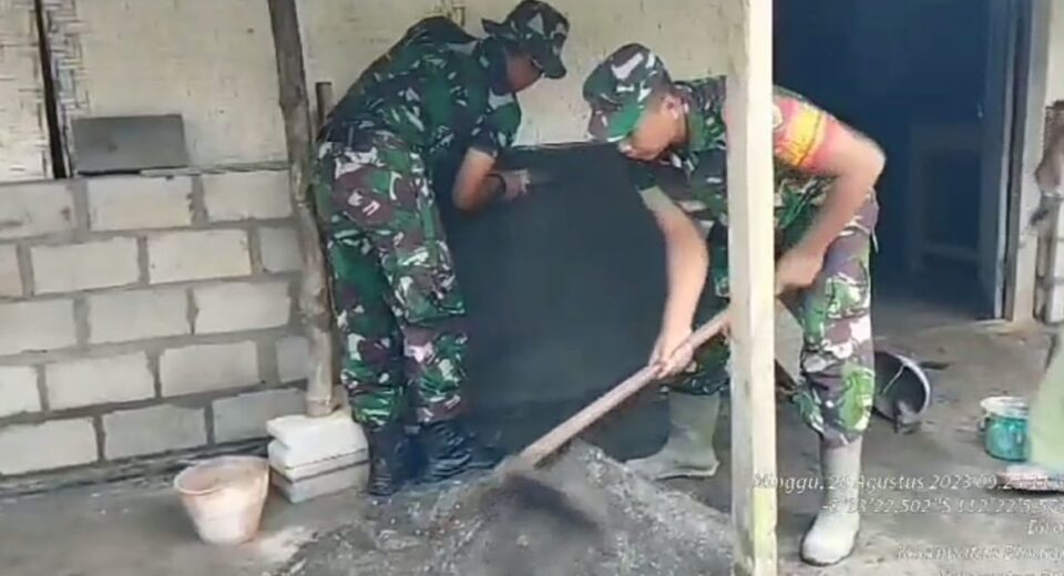 Wujud Kepedulian, Babinsa Koramil Binangun Bantu Atasi Kesulitan Warga Binaannya