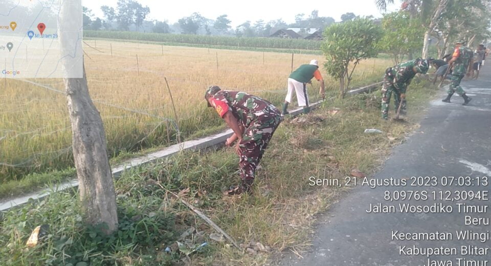 Wujudkan Lingkungan Yang Sehat, Babinsa Koramil Wlingi Dan Warga Masyarakat Gelar Kerja Bakti Bersama