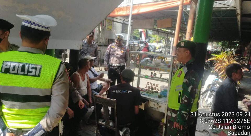 Tingkatkan Sinergitas, Anggota Kodim 0808/Blitar Gelar Patroli Bersama