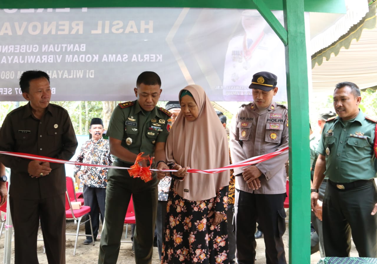 Ikuti Kegiatan Penutupan Serentak Renovasi Rutilahu TA. 2023 Secara Virtual, Dandim 0808/Blitar Gelar Baksos