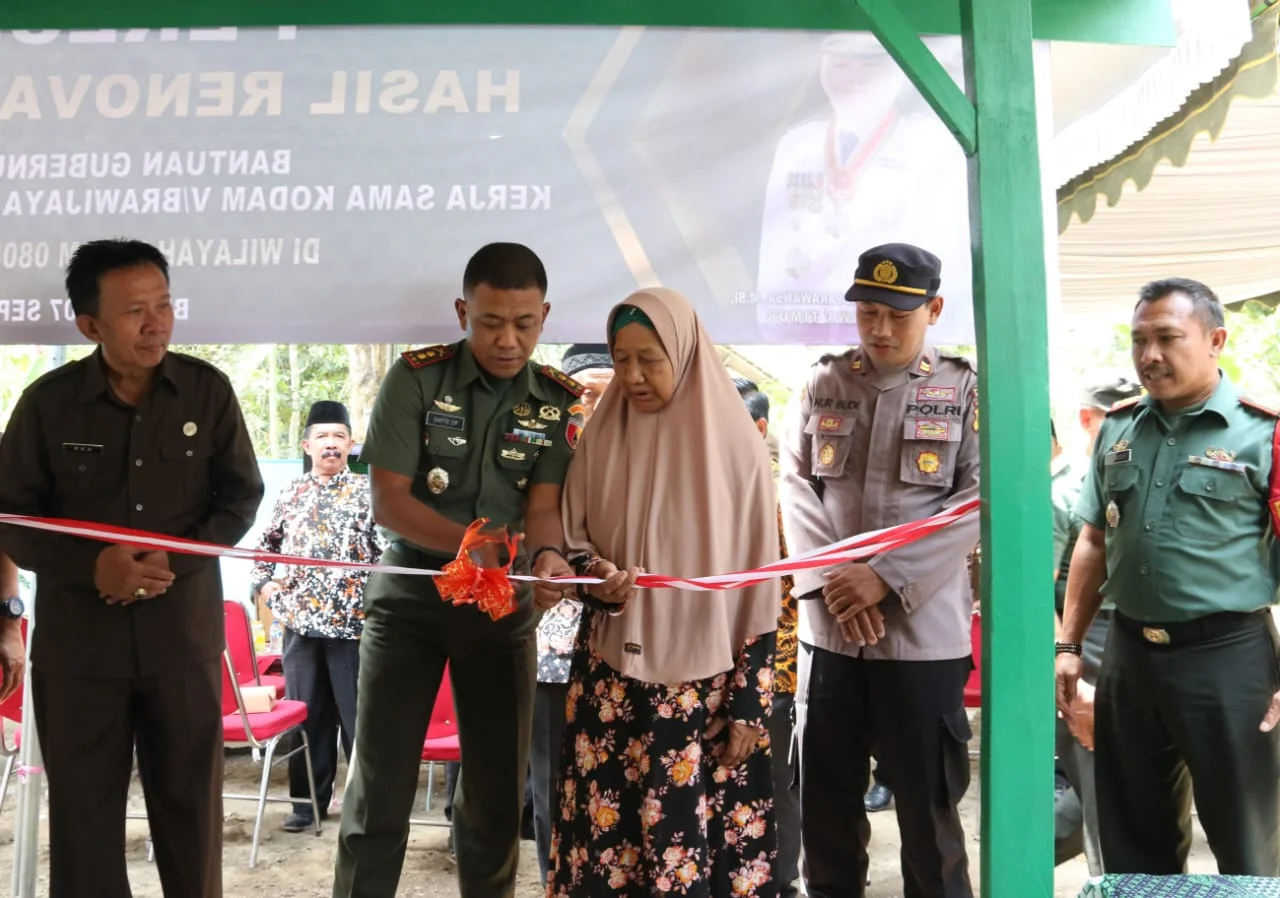 Ikuti Kegiatan Penutupan Serentak Renovasi Rutilahu TA. 2023 Secara Virtual, Dandim 0808/Blitar Gelar Baksos