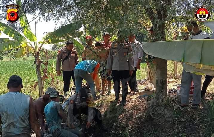 Polri Peduli Lingkungan Polsek Karangampel Membangun Sumur Bor Untuk Memberikan Air Bersih Kepada Warganya