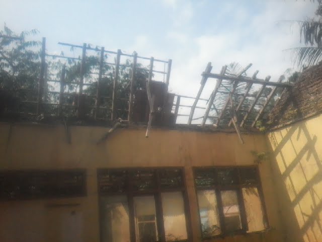 RUANG KELAS DI SDN 5 SUKARAME TERANCAM AMBRUK