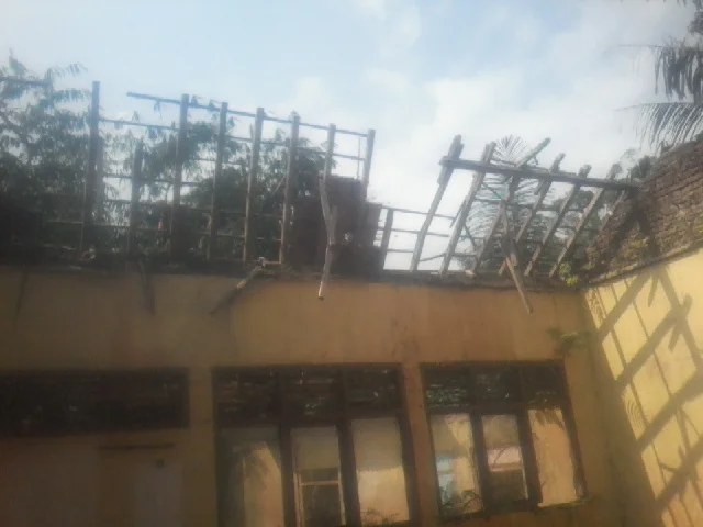 RUANG KELAS DI SDN 5 SUKARAME TERANCAM AMBRUK