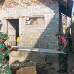 Kapolres Karawang Bagikan Sembako Bagikan Sembako Kepada Warga Si Polsek Purwasari