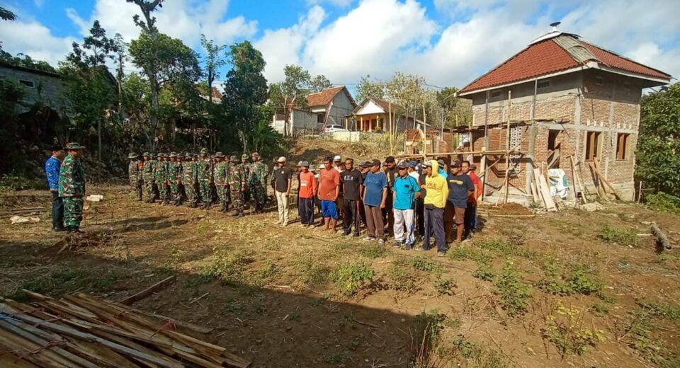 Kodim 0808/Blitar, Gelar Karya Bakti TNI Semester II TA. 2023 Di Mushola Al Ikhlas Desa Sumberjo