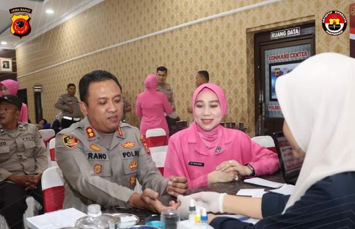 Polres Cirebon Kota Laksanakan Donor Darah Dalam Rangka Hari Lalu Lintas Bhayangkara Ke-68
