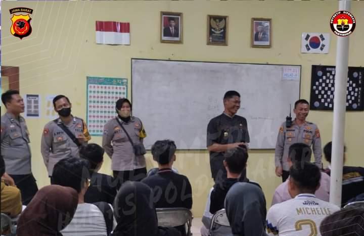 Polres Indramayu Sosialisasi Super App Polri Untuk Memudahkan Akses Layanan Kepolisian