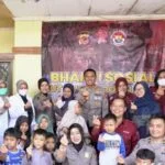 Kompak Babinsa Koramil Bakung Bersama Warga Masyarakat Gelar Gotong Royong Rehab Masjid Al Ikhlas