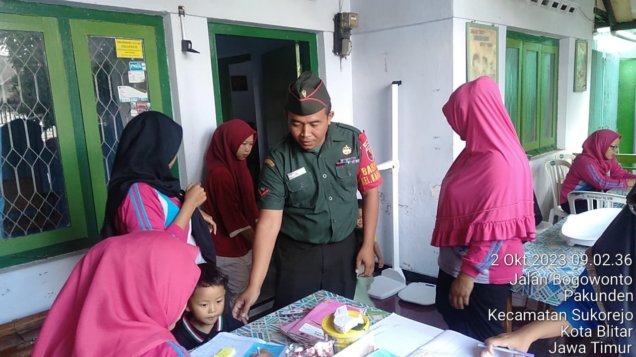 Dukung Program Balita Sehat, Babinsa Koramil Sukorejo Dampingi Kegiatan Posyandu