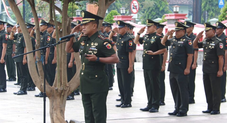 Jelang Peringatan HUT Ke-78 TNI Tahun 2023, Kodim 0808/Blitar Gelar Ziarah Rombongan Ke TMP Raden Wijaya