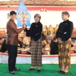 Kapolda Jabar Hadiri Kegiatan Parade Dan Defile Peringatan Hut TNI-78 Tahun 2023