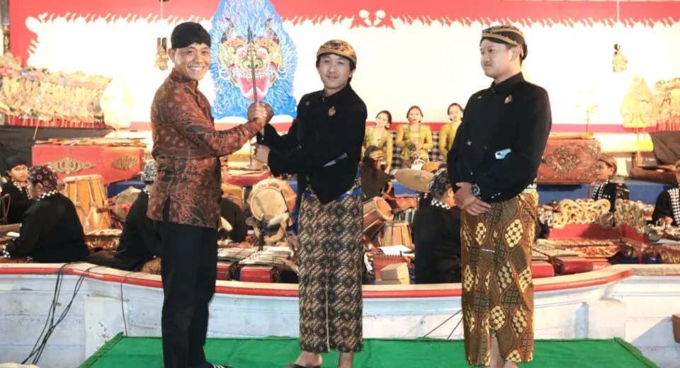 Meriahkan HUT Ke - 78 TNI Tahun 2023, Kodim 0808/Blitar Gelar Pentas Seni Wayang Kulit