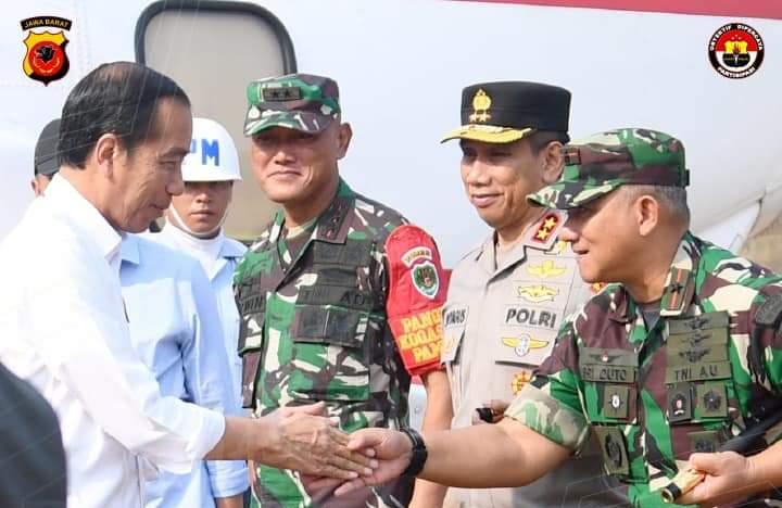 Polres Subang Beserta Jajaran Amankan Kunjungan Kerja Presiden RI Ir. H. Joko Widodo Dalam Agenda Panen Raya Di Wilayah Kecamatan Ciasem Subang