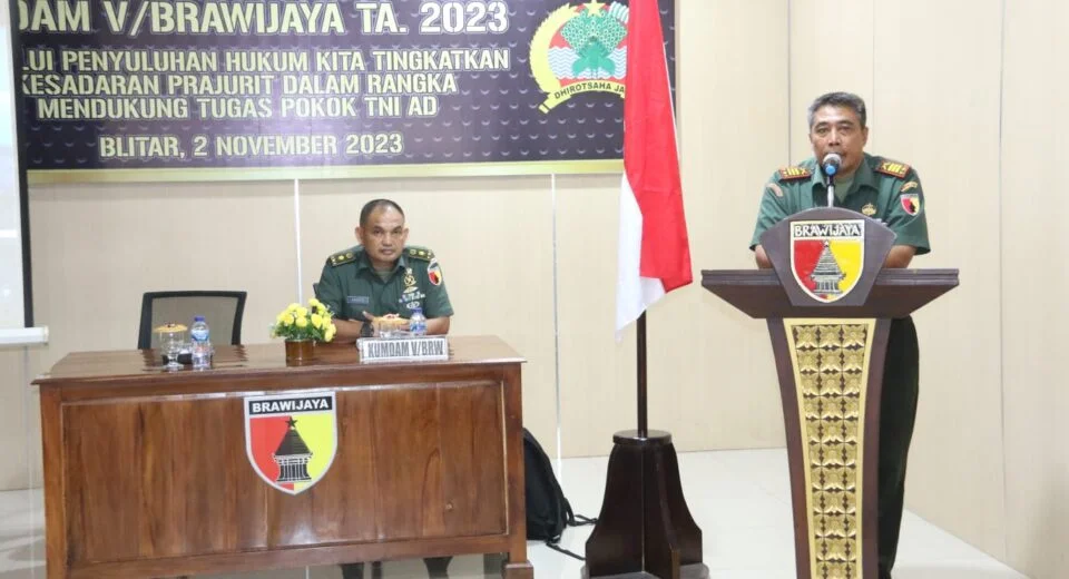 Tingkatkan Kesadaran Dan Taat Hukum, Anggota Kodim 0808/Blitar Terima Penyuluhan Hukum