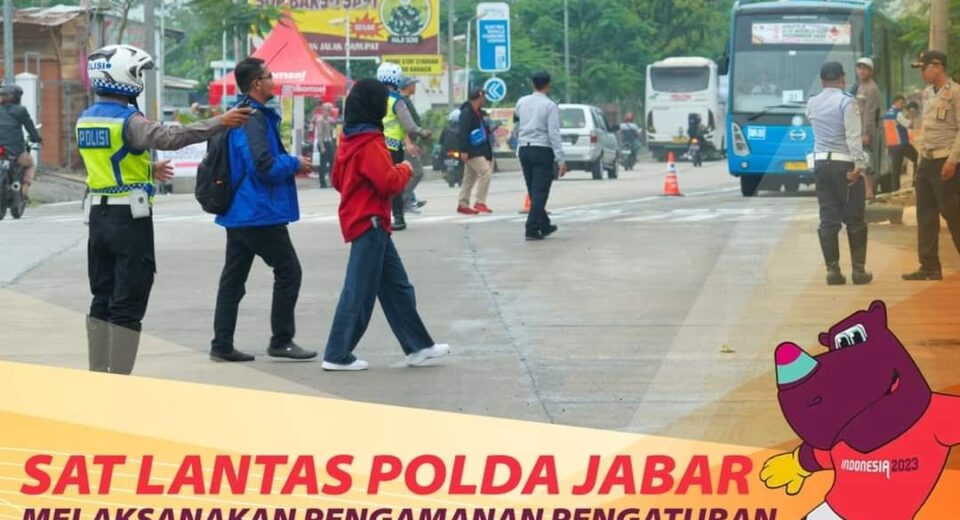 SAT LANTAS POLDA JABAR MELAKSANAKAN PENGAMANAN PENGATURAN RUTE LALU LINTAS PIALA DUNIA U-17 2023