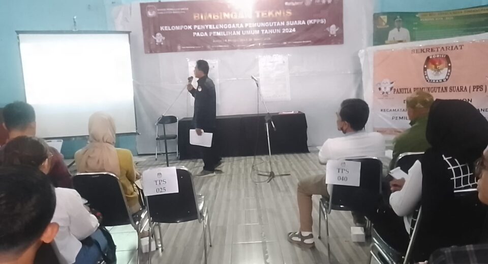 BIMTEK KPPS: DI DESA SINDANGPANON BERIKAN EDUKASI